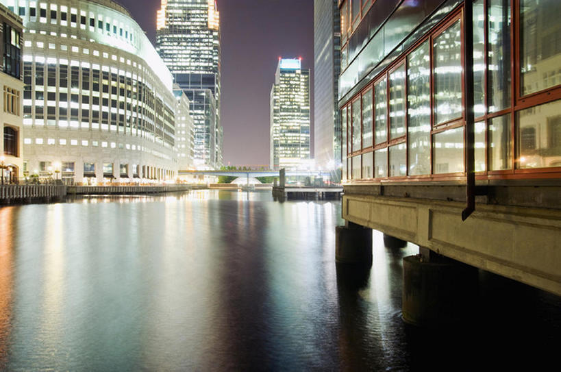 无人,横图,室外,夜晚,留白,旅游,度假,美景,水,城市风光,城市,建筑,伦敦,景观,娱乐,现代,英格兰,享受,休闲,景色,放松,摄影,照亮,都市风光,金丝雀码头,彩图,高层建筑,当代,bj175