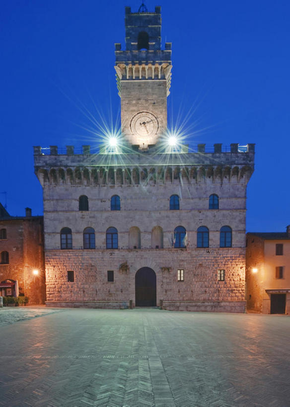 无人,竖图,室外,夜晚,旅游,度假,石头,美景,名胜古迹,城市风光,标志建筑,城市,地标,建筑,意大利,欧洲,遗迹,砖,景观,城镇,黎明,古迹,文物,娱乐,建设,古建筑,钟塔,享受,休闲,旅游胜地,景色,放松,摄影,建造,照亮,都市风光,旧的,古文明,托斯卡纳区,蒙达普西安诺,钟,彩图,旅行,建筑结构,bj175