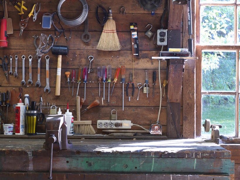 无人,横图,室内,储藏室,窗户,加拿大,吊挂,悬挂,木制,锤子,工具,钳子,凌乱,挂,棚,服务,摄影,多样,修理,部分,便利,金属丝,选择,工作台,槌棒,大不列颠哥伦比亚,木工,彩图,bj175