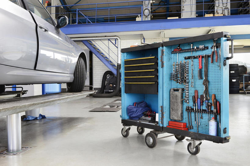 无人,办公室,工厂,横图,室内,车间,技术,家具,建筑,汽车,电器,工具,器材,机动车,干净,设备,车,吊车,施工,轮胎,交通工具,发动机,机械,起重机,摄影,吊机,电子元件,工程,顺序,载具,修理厂,工作台,工业建筑,汽车修理厂,工作车,施工车,汽车吊,彩图,制造厂,bj175