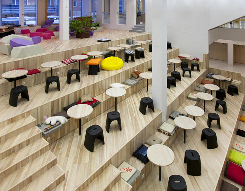 无人,学校,教学楼,横图,室内,家具,桌子,椅子,一排,整齐,木制,教育,干净,现代,大厅,书桌,校园,台阶,座位,排列,演讲,教室,摄影,报告,医疗,演说,队列,宣传,心房,软垫,圆形剧场,鼓动,讲演,彩图,大学,教学大楼,当代,bj175