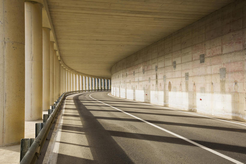 无人,横图,室外,白天,高速公路,路,意大利,欧洲,曲折,弯曲,隧道,圆柱,墙,地形,建筑物,摄影,建造,蜿蜒,大道,彩图,公路隧道,bj175