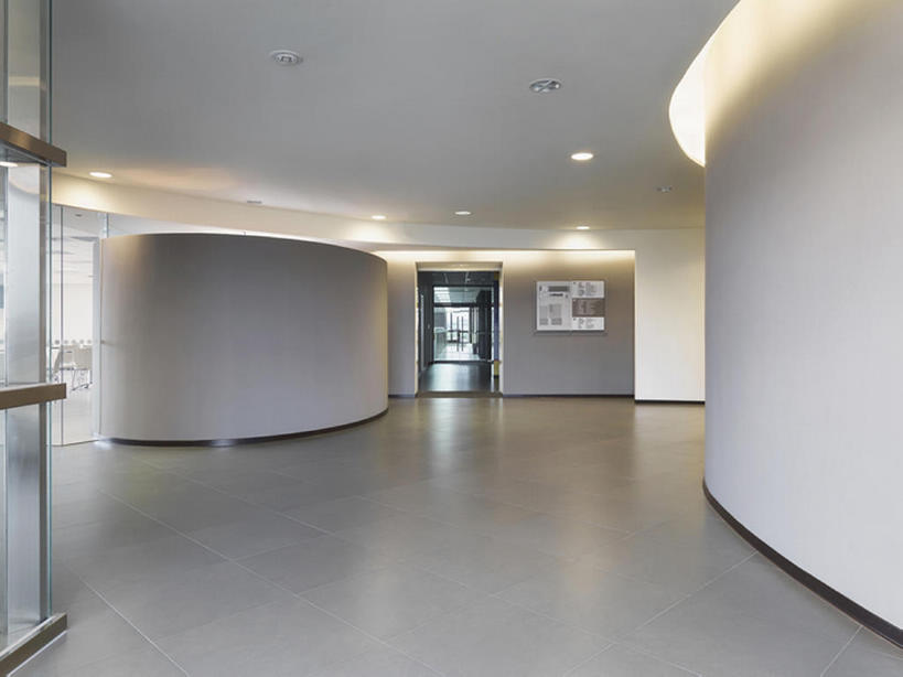 无人,办公室,横图,室内,留白,商务,地板,建筑,一排,整齐,走廊,门口,干净,现代,建筑物,排列,办公大楼,摄影,照亮,住房,风格,照明设备,队列,彩图,当代,bj175