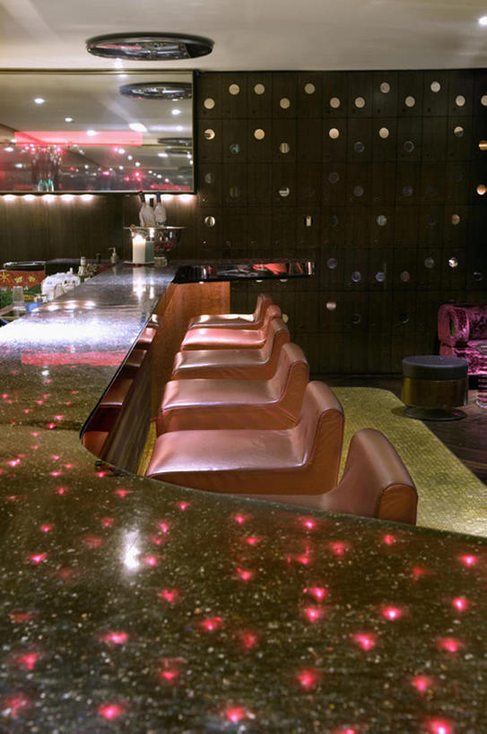 无人,酒吧,竖图,室内,时尚,吧台,城市,建筑,一排,整齐,反射,干净,现代,建筑物,座位,排列,红色,摄影,吧椅,风格,队列,夜总会,设计,彩图,酒馆,当代,bj175