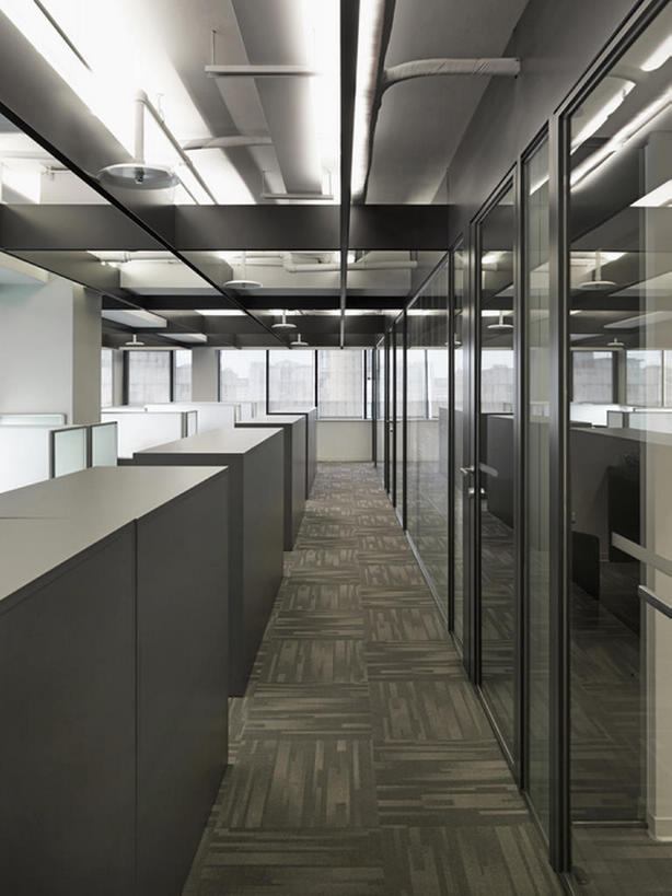 无人,办公室,竖图,室内,商务,时尚,家具,屏风,天花板,城市,建筑,玻璃,一排,整齐,走廊,过道,干净,现代,布置,建筑物,排列,摄影,协调,遮挡,风格,队列,隔间,分隔,狭窄,美化,设计,彩图,当代,bj175