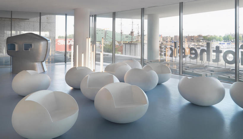 无人,图书馆,办公室,横图,室内,时尚,窗户,城市,建筑,椅子,玻璃,欧洲,荷兰,一排,整齐,摇椅,干净,现代,建筑物,座位,排列,白色,放松,摄影,风格,队列,阿姆斯特丹,设计,彩图,当代,公共图书馆,bj175