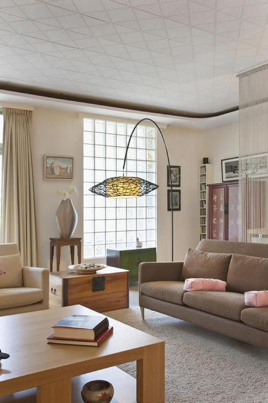 无人,家,竖图,室内,时尚,窗户,家具,沙发,天花板,装修,建筑,纺织品,一排,整齐,装饰,毛毯,毯子,房屋,屋子,公寓,茶几,干净,建设,现代,装潢,布置,洋房,楼房,建筑物,住宅,灯,纺织,排列,装饰物,垫子,落地灯,室内装潢,温暖,摄影,华丽,修饰,样板房,明亮,点缀,起居室,舒适,家居装潢,住房,风格,队列,华贵,房地产,房屋设计,室内设计,宽敞,样板房装潢,衬托,美观,雅致,雅观,软垫,玻璃砖,设计,彩图,房子,当代,bj175