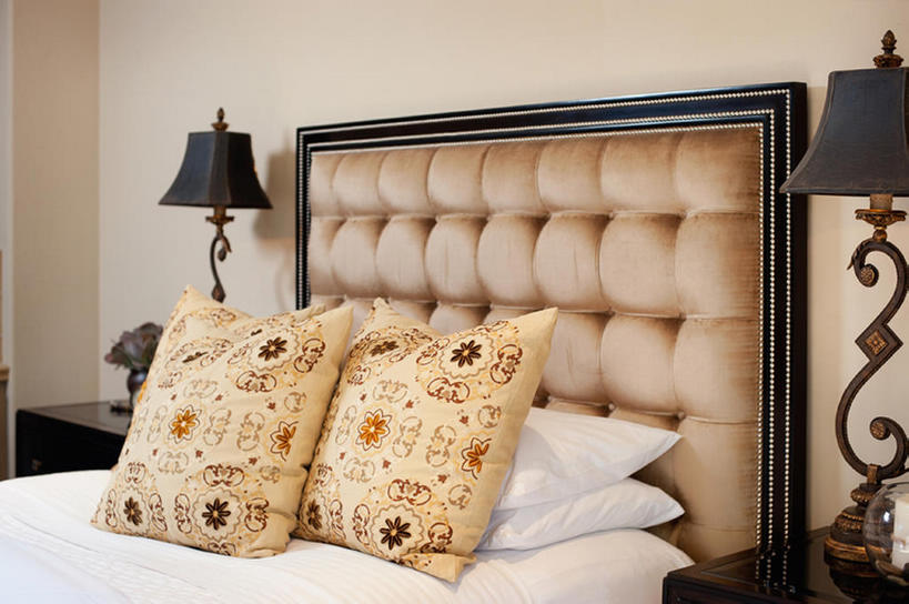 无人,家,横图,室内,特写,床,台灯,卧室,酒店,一排,整齐,房屋,干净,排列,床头柜,枕头,摄影,生活方式,高雅,住房,风格,队列,房地产,彩图,当代,bj175