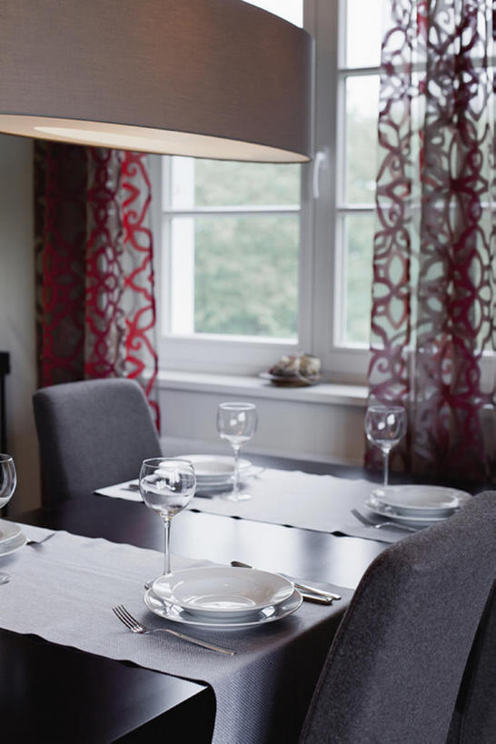 无人,家,竖图,室内,白天,时尚,餐桌,厨房,窗户,餐具,德国,一排,整齐,饭厅,干净,现代,排列,摄影,风格,队列,房地产,开放式厨房,设计,彩图,餐馆,bj175